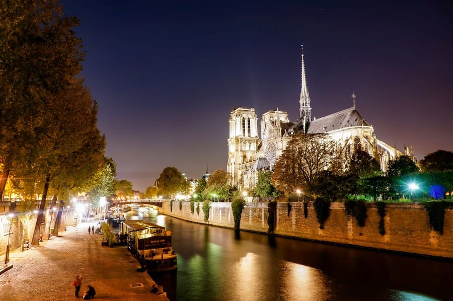agence de détective privé à Paris 4eme arrondissement 75004 cathédrale notre dame de paris